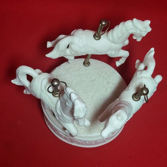 Vintage Musical Box Three Horse Carousel Bisque Porcelain - Picture 6 of 11